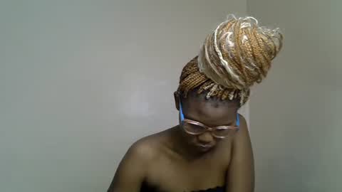 Snapshot of squirt_godes chatting on October 24, 2025, 8:16 pm Tashy online show from October 24, 2025, 8:16 pm