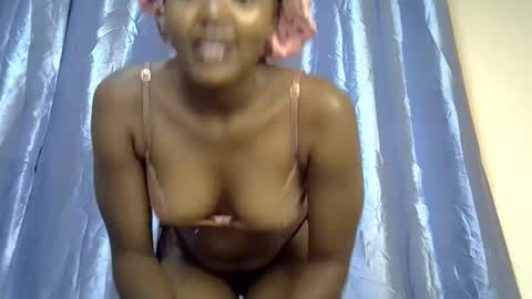 Snapshot of squirt_quueen chatting on March 3, 2026, 1:12 am squirt_quueen online show from March 3, 2026, 1:12 am