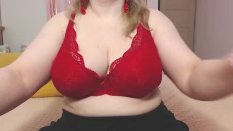  Lily  online show from April 4, 2026, 8:17 pm