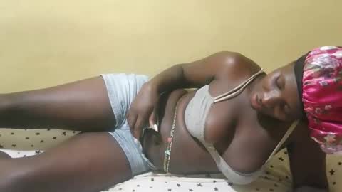 squirtypussie online show from April 19, 2026, 6:21 pm