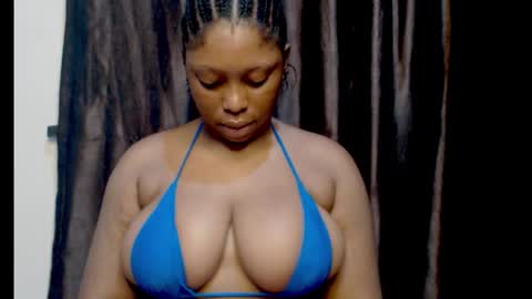 Snapshot of squirtyqueenxx chatting on September 21, 2025, 11:39 pm gold online show from September 21, 2025, 11:39 pm