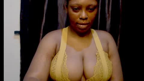 Snapshot of squirtyqueenxx chatting on September 22, 2025, 11:45 am gold online show from September 22, 2025, 11:45 am