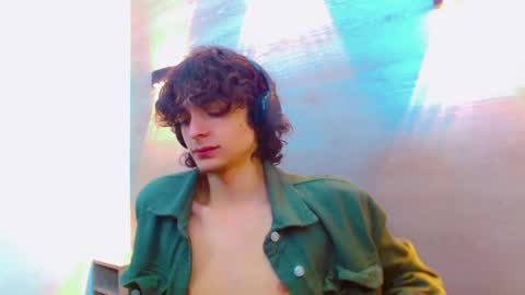 ethan online show from September 24, 2025, 2:09 pm