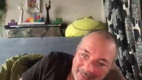 Snapshot of srekos38 chatting on October 25, 2025, 8:33 am srekos38 online show from October 25, 2025, 8:33 am