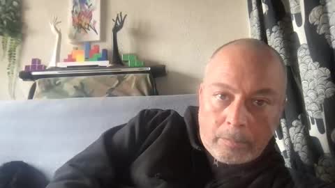 srekos38 online show from May 5, 2026, 1:19 pm