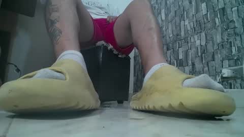 Snapshot of srfindomfeet_ chatting on December 29, 2024, 5:21 am sr master cum its my old account online show from December 29, 2024, 5:21 am