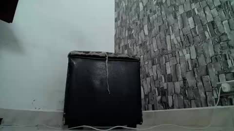 Snapshot of srfindomfeet_ chatting on January 2, 2025, 1:38 am sr master cum its my old account online show from January 2, 2025, 1:38 am