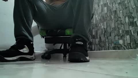 Snapshot of srfindomfeet_ chatting on January 7, 2025, 12:45 am sr master cum its my old account online show from January 7, 2025, 12:45 am