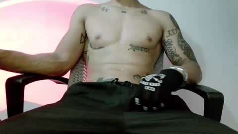 Snapshot of srghost333 chatting on April 1, 2026, 3:51 am srghost333 online show from April 1, 2026, 3:51 am