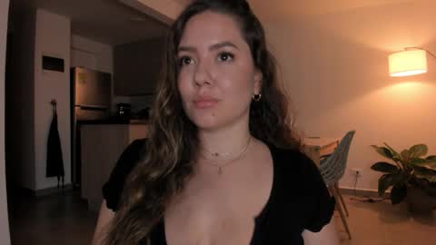 Snapshot of srta__sophie chatting on October 29, 2025, 1:30 am Sophie 3 online show from October 29, 2025, 1:30 am