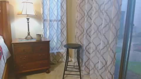 srtxshow online show from April 12, 2026, 9:20 pm