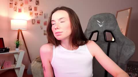 Hey my name is Maya glad to meet you online show from February 2, 2026, 4:44 am