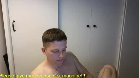 st1vemaster01 online show from June 3, 2026, 2:33 pm