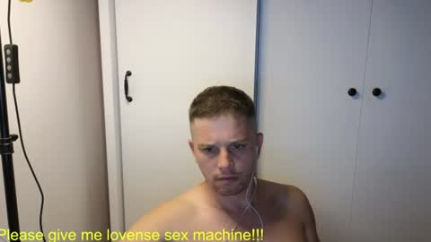 st1vemaster01 online show from July 15, 2026, 2:22 pm