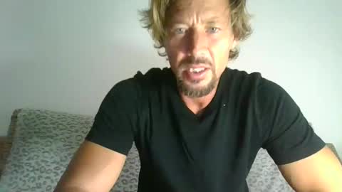 St Amor online show from September 11, 2025, 1:44 pm