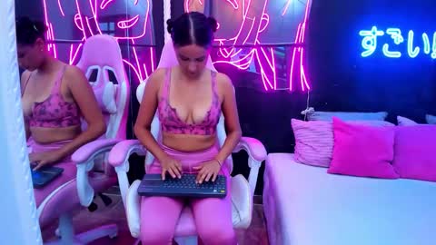 Snapshot of staarlightt chatting on September 24, 2025, 8:23 pm staarlightt online show from September 24, 2025, 8:23 pm