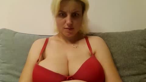 Snapshot of stacey_amelly chatting on November 7, 2025, 10:10 pm Amelly online show from November 7, 2025, 10:10 pm