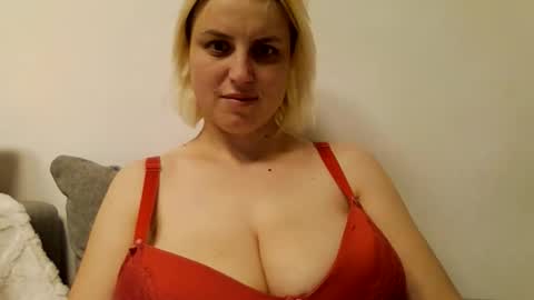 Snapshot of stacey_amelly chatting on January 15, 2026, 10:02 pm Amelly online show from January 15, 2026, 10:02 pm