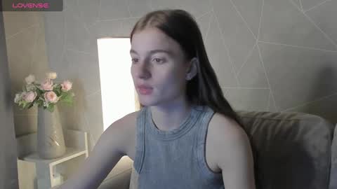 Stacey GMT5 Mo Tu We Th Fr Sa 3am -10am online show from December 13, 2024, 1:26 am