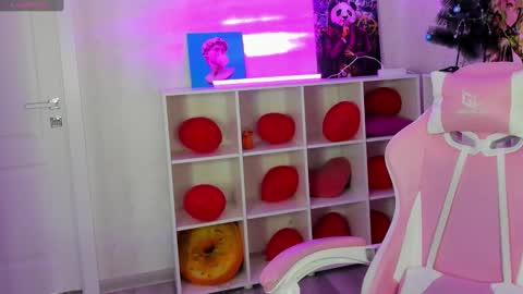 Stacey GMT5 Mo Tu We Th Fr Sa 3am -10am online show from March 7, 2025, 1:31 am