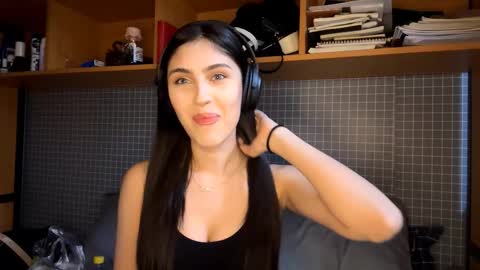 Snapshot of staceyreiher chatting on October 14, 2025, 8:37 am Stasy online show from October 14, 2025, 8:37 am