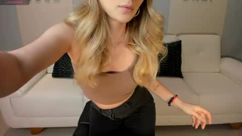 Stacy Woods online show from April 28, 2026, 11:04 am