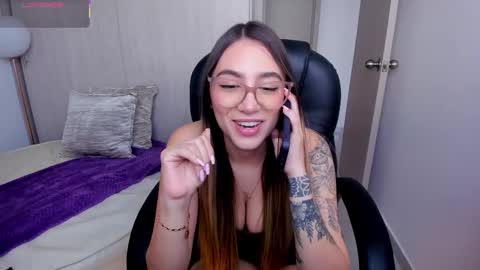 Snapshot of stacyconner chatting on October 9, 2025, 3:32 pm Stacy Conner online show from October 9, 2025, 3:32 pm