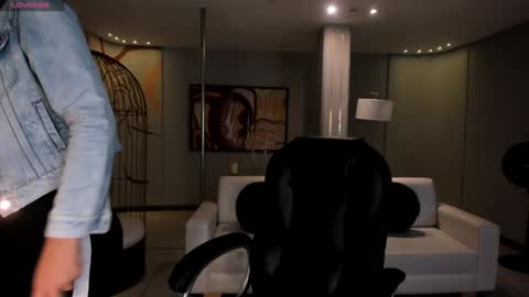 Im Stacy online show from December 23, 2024, 10:10 am