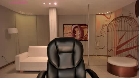 Im Stacy online show from January 22, 2025, 1:00 pm