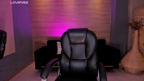 Im Stacy online show from February 17, 2025, 2:59 pm