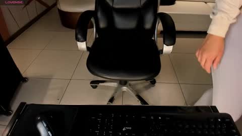Im Stacy online show from February 24, 2025, 9:43 am