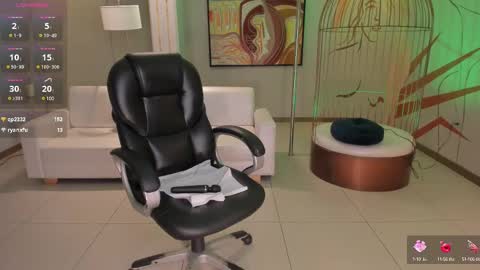 Im Stacy online show from February 25, 2025, 1:39 pm