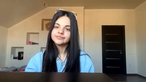 Olivia online show from October 7, 2025, 12:46 pm