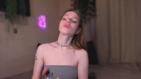 stacyloveforu online show from December 1, 2025, 12:59 am