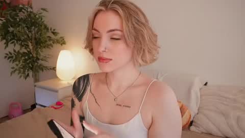 Kristina online show from March 22, 2026, 1:14 pm