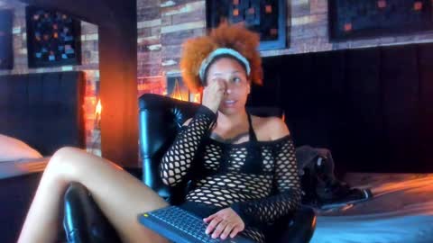 Snapshot of star_and_lippe chatting on December 9, 2024, 2:28 pm Star and Lippe online show from December 9, 2024, 2:28 pm