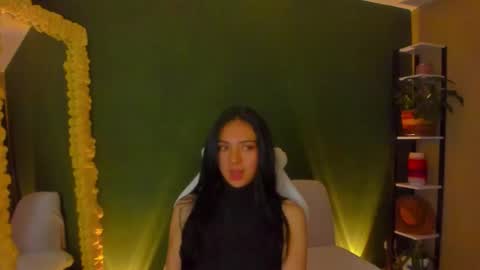 Snapshot of star_sub1 chatting on February 15, 2026, 1:02 am star_sub1 online show from February 15, 2026, 1:02 am