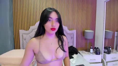 Snapshot of starbutterflyy_ chatting on October 7, 2025, 4:20 am STAR online show from October 7, 2025, 4:20 am
