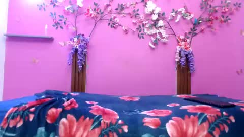 alejandra online show from June 19, 2026, 8:12 pm