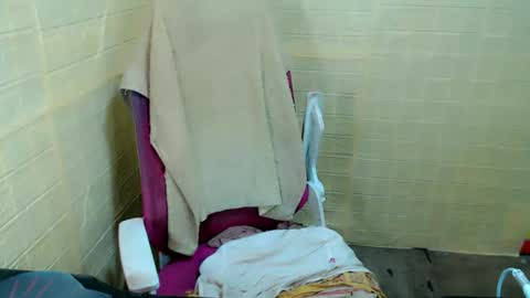 Snapshot of starfuckyut chatting on October 13, 2025, 5:07 am juicyFoxCocky online show from October 13, 2025, 5:07 am