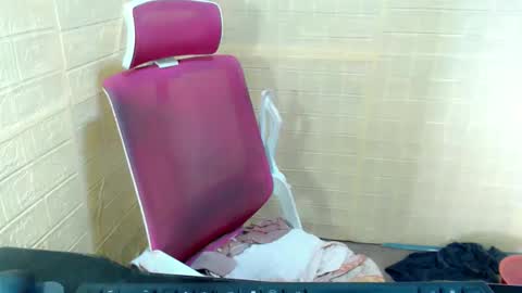 Snapshot of starfuckyut chatting on November 15, 2025, 4:43 am juicyFoxCocky online show from November 15, 2025, 4:43 am