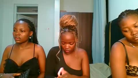 Snapshot of stargirl_lia chatting on May 7, 2026, 10:04 pm lia online show from May 7, 2026, 10:04 pm