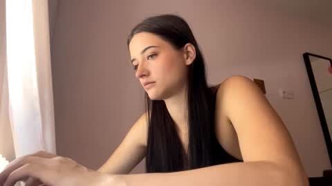 Snapshot of starlabieler chatting on June 24, 2026, 10:47 am Lola online show from June 24, 2026, 10:47 am