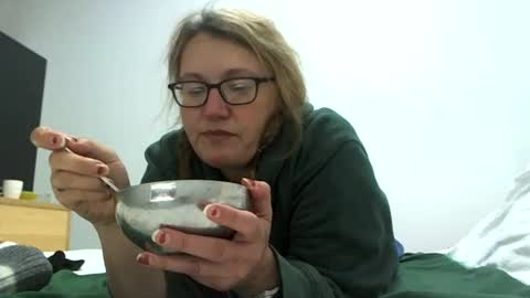 starlagurl online show from December 14, 2024, 11:39 am