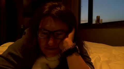 starlagurl online show from January 15, 2025, 9:35 am