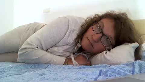 starlagurl online show from January 18, 2025, 7:59 am