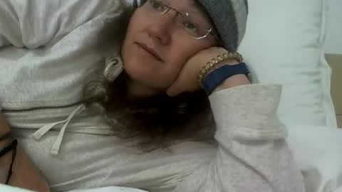 starlagurl online show from January 22, 2025, 2:35 pm