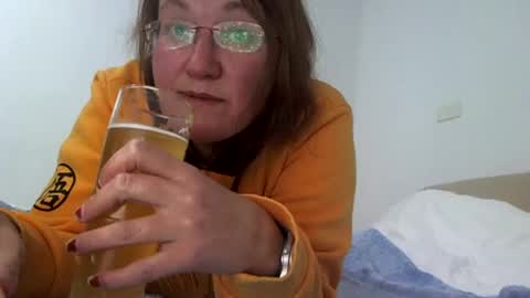 starlagurl online show from January 27, 2025, 9:34 am