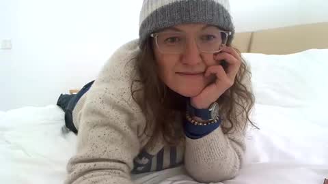 starlagurl online show from February 5, 2025, 4:48 am