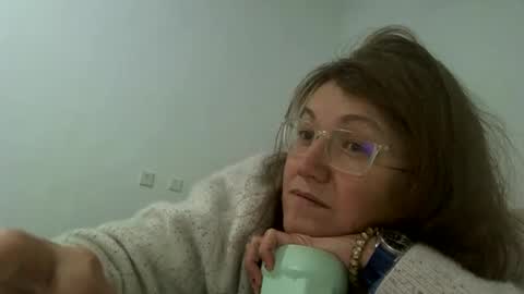 starlagurl online show from February 6, 2025, 11:32 am